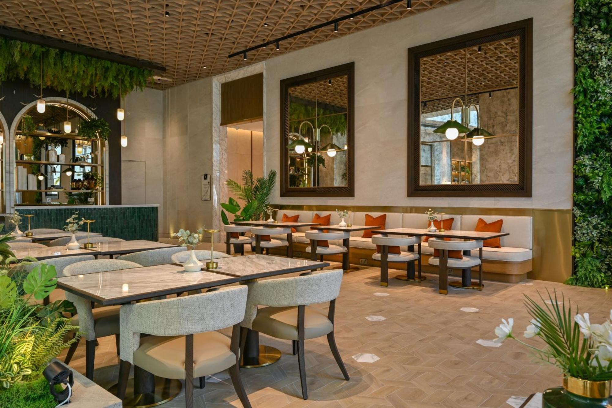 Onyx Rotana 호텔 마나마 외부 사진 The interior of the restaurant
