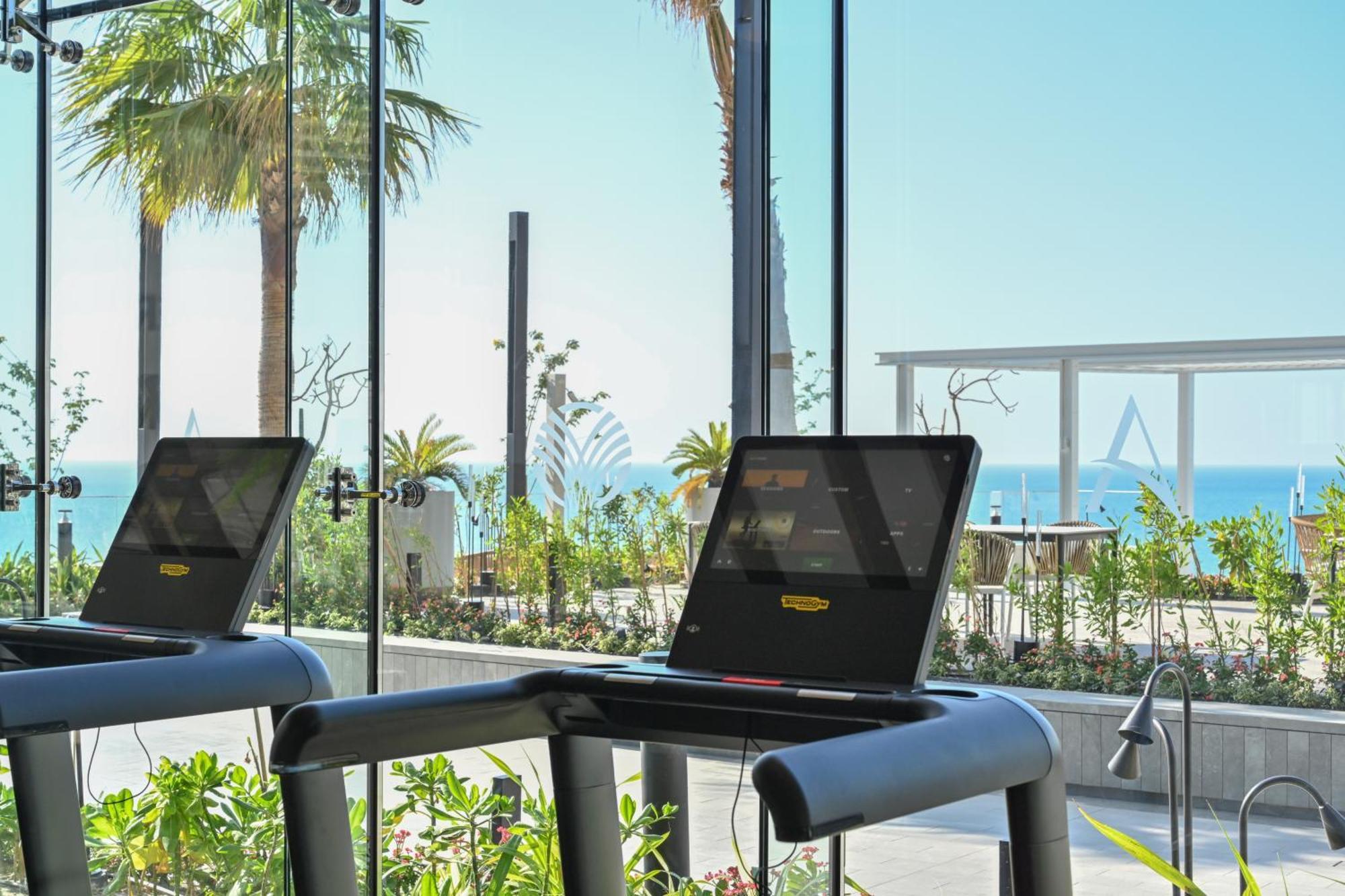 Onyx Rotana 호텔 마나마 외부 사진 The gym at the hotel