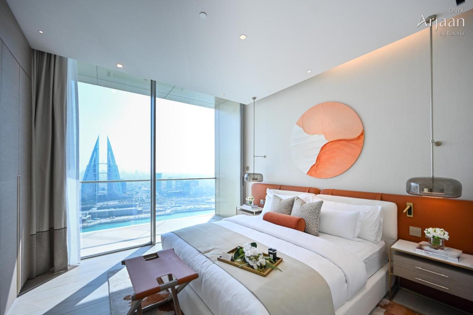 Onyx Rotana 호텔 마나마 외부 사진 A bedroom at the Address Downtown Hotel